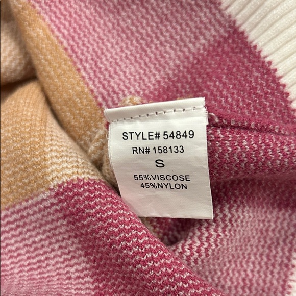 Staccato Checkered Sweater - Picture 4 of 5